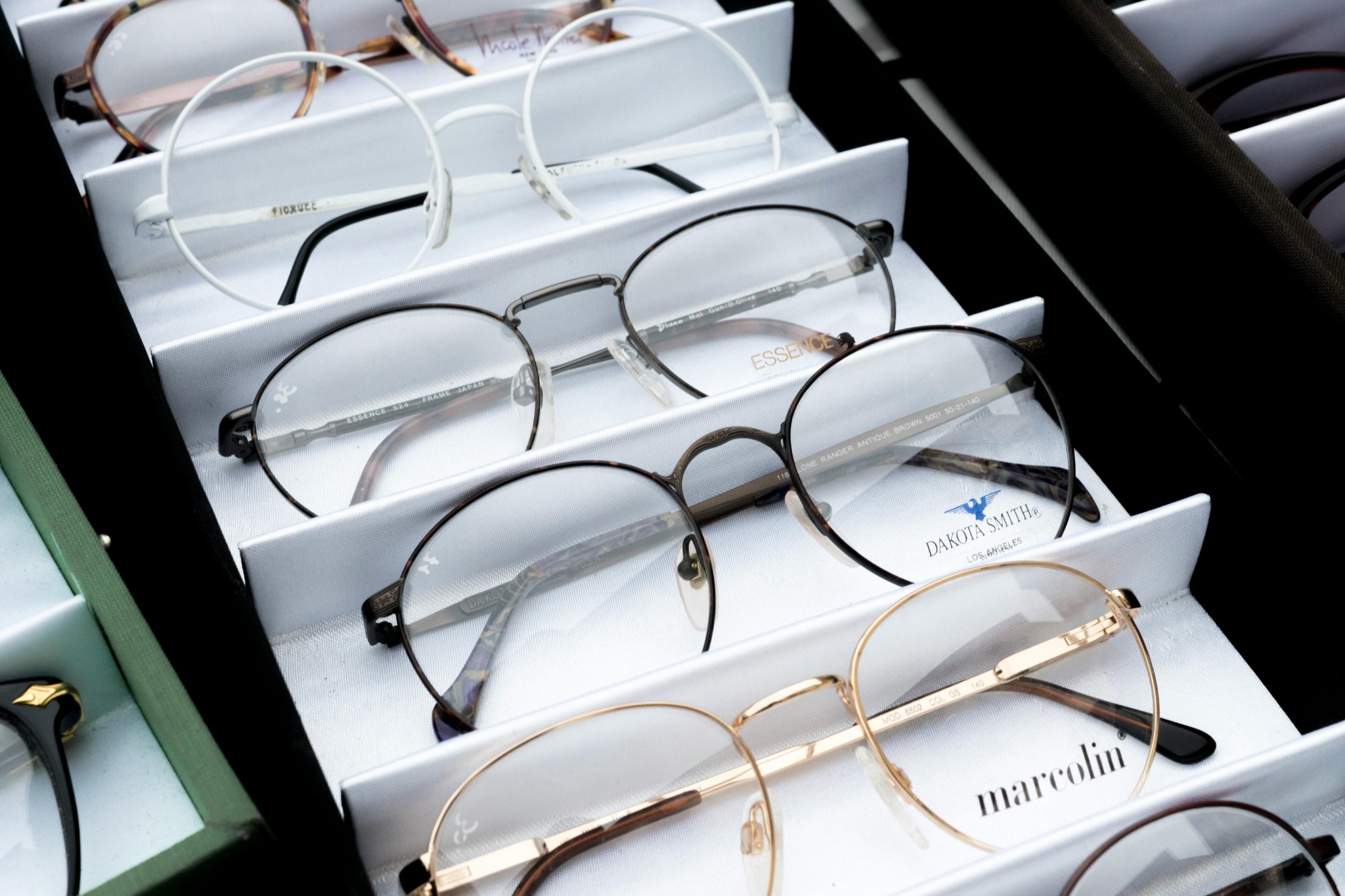 Selection of glasses frames for blue light lenses